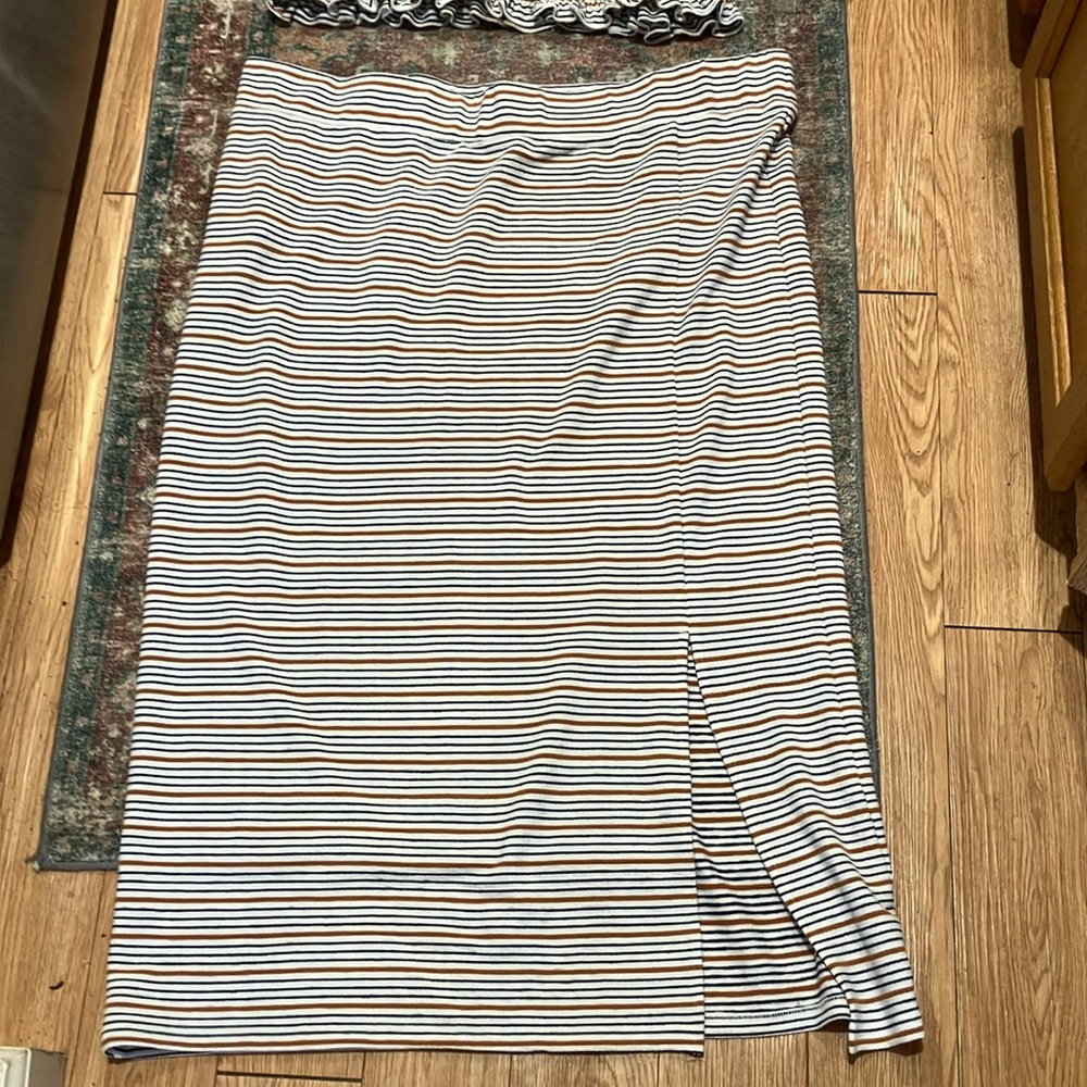 NWT LOFT Striped Puff Sleeve Ruched Top - and Matching skirt Black, White, Tan - Picture 4 of 7